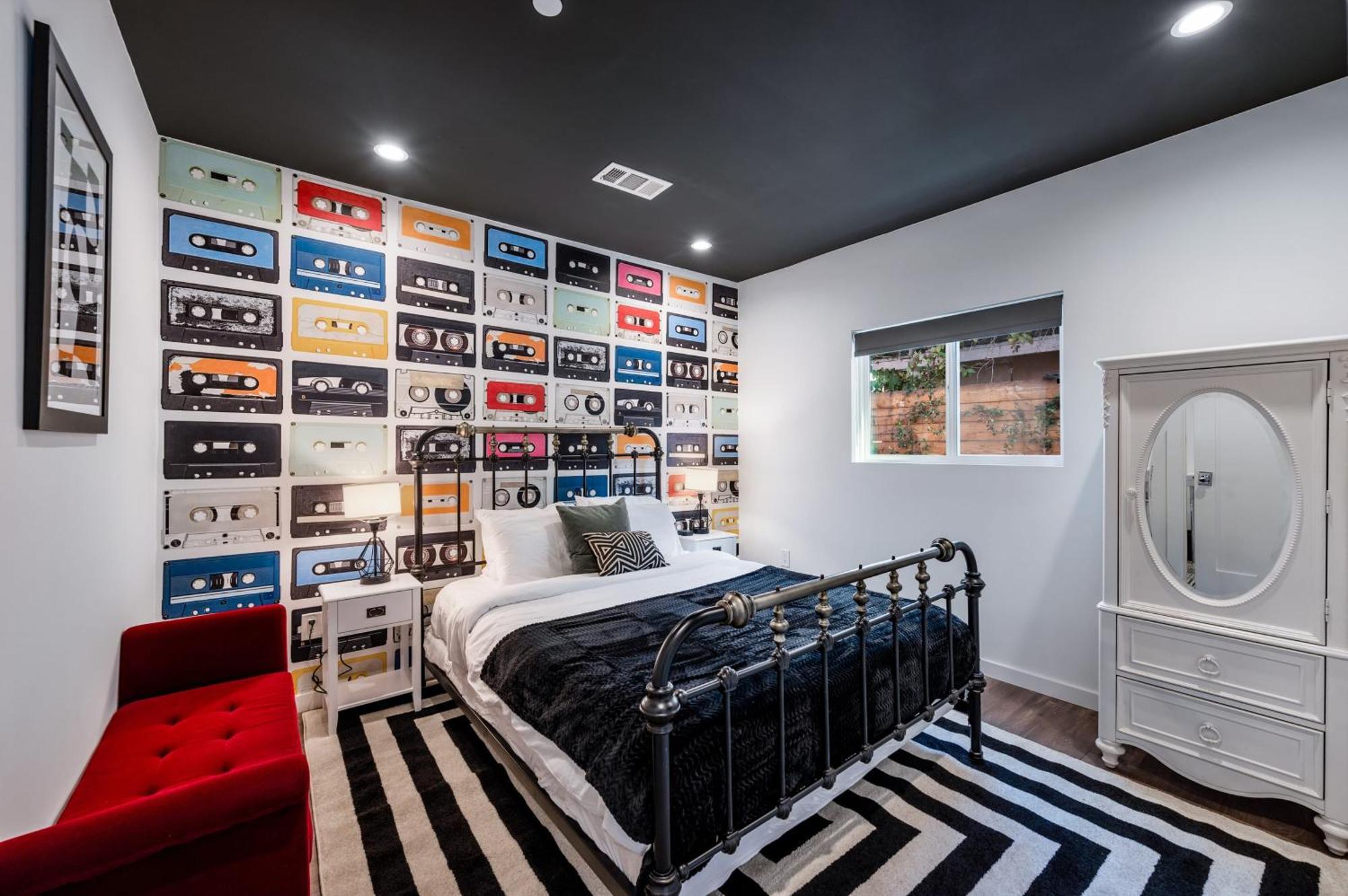 Rock N Roll By Avantstay Vibey Hollywood Retreat Steps To Attractions Los Angeles